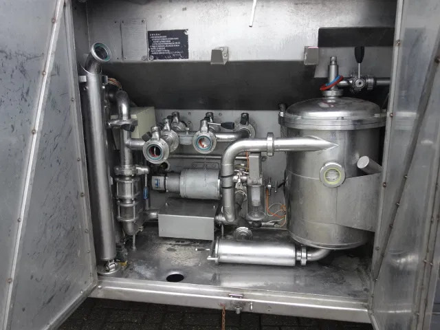 Renault Premium 370 16000liter steanless steeltank - Truk tangki: gambar 3 Renault Premium 370 16000liter steanless steeltank - Truk tangki: gambar 3