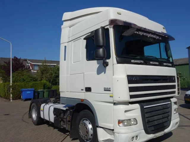DAF XF 105.460 zf intarder - Tractor head: gambar 2 DAF XF 105.460 zf intarder - Tractor head: gambar 2
