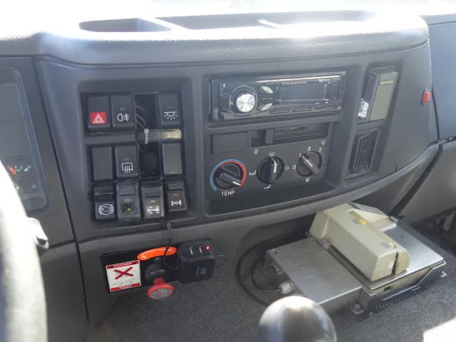 Leasing Volvo FL 240 220PK 12000 LITER STEELSPRINGS Volvo FL 240 220PK 12000 LITER STEELSPRINGS: gambar 13