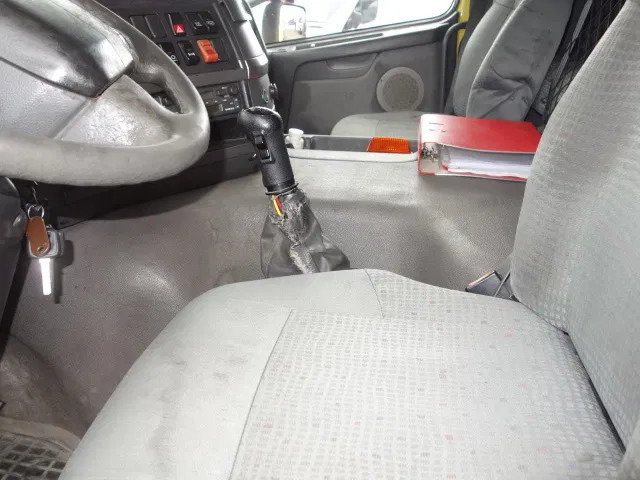 Volvo FM 12 18500liter tank,AIRCO,MANUAL GEARBOX - Truk tangki: gambar 3 Volvo FM 12 18500liter tank,AIRCO,MANUAL GEARBOX - Truk tangki: gambar 3