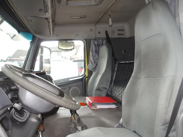 Volvo FM 12 18500liter tank,AIRCO,MANUAL GEARBOX - Truk tangki: gambar 5 Volvo FM 12 18500liter tank,AIRCO,MANUAL GEARBOX - Truk tangki: gambar 5