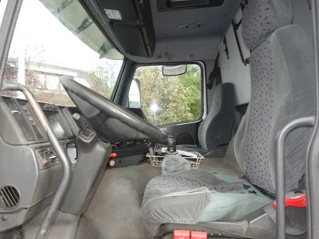 Volvo FM 360 18000 LITER,MANUALPOMP,MANUALCOUNTER - Truk tangki: gambar 5 Volvo FM 360 18000 LITER,MANUALPOMP,MANUALCOUNTER - Truk tangki: gambar 5