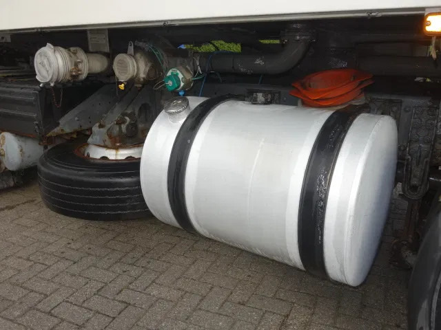 Volvo FM 360 18000 LITER,MANUALPOMP,MANUALCOUNTER - Truk tangki: gambar 4 Volvo FM 360 18000 LITER,MANUALPOMP,MANUALCOUNTER - Truk tangki: gambar 4