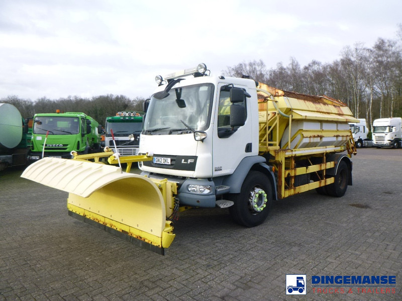 DAF LF 55.220 4X2 RHD salt spreader / gritter - Truk bajak salju: gambar 1 DAF LF 55.220 4X2 RHD salt spreader / gritter - Truk bajak salju: gambar 1