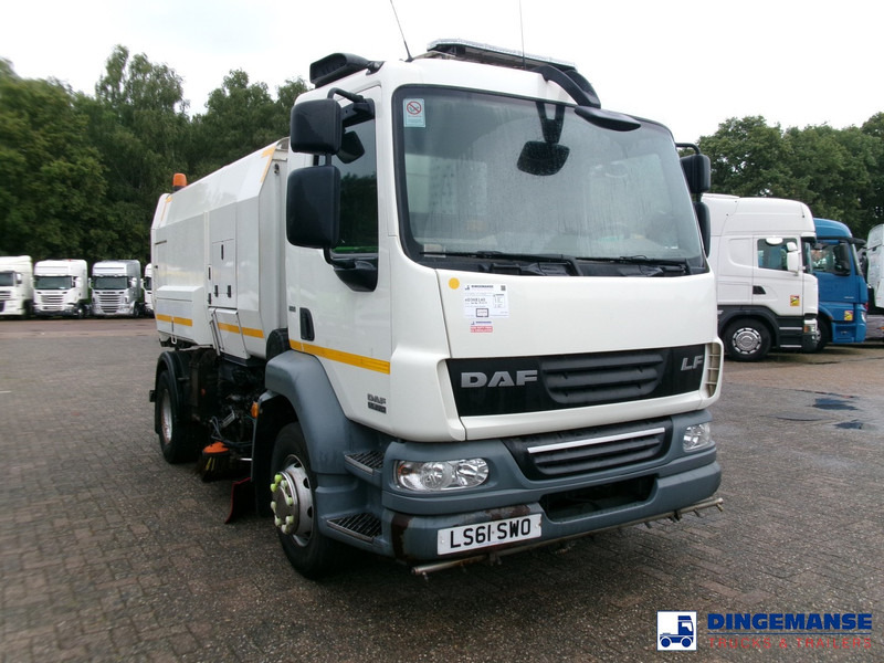 DAF LF 55.220 4x2 Scarab sweeper - Penyapu jalan: gambar 2 DAF LF 55.220 4x2 Scarab sweeper - Penyapu jalan: gambar 2