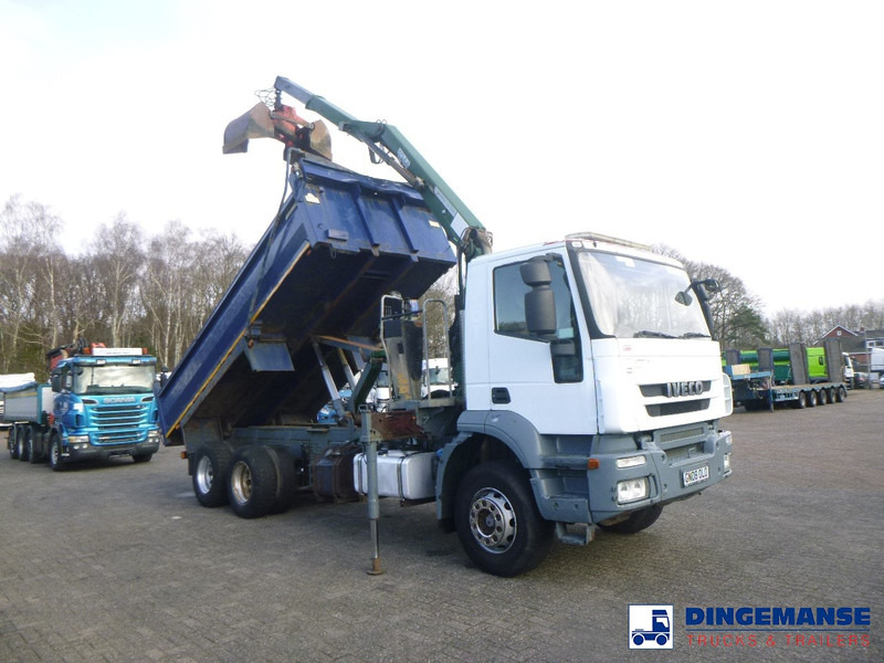 Iveco AD260T33 6X4 RHD tipper + HMF crane - Truk derek: gambar 2 Iveco AD260T33 6X4 RHD tipper + HMF crane - Truk derek: gambar 2