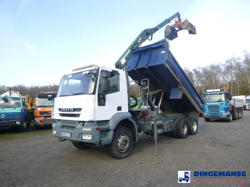 Iveco AD260T33 6X4 RHD tipper + HMF crane - Truk derek: gambar 1 Iveco AD260T33 6X4 RHD tipper + HMF crane - Truk derek: gambar 1