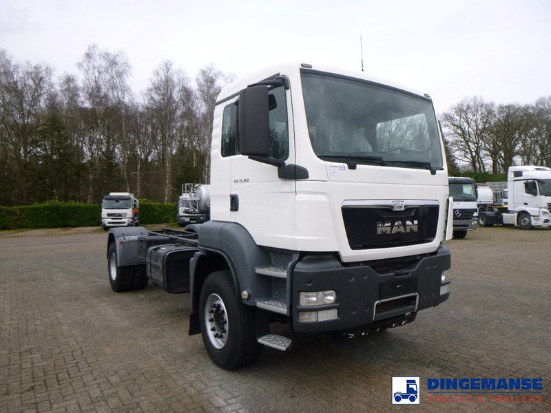 MAN TGS 19.360 4X2 BBS manual Euro 2 chassis + PTO - Truk sasis: gambar 2 MAN TGS 19.360 4X2 BBS manual Euro 2 chassis + PTO - Truk sasis: gambar 2