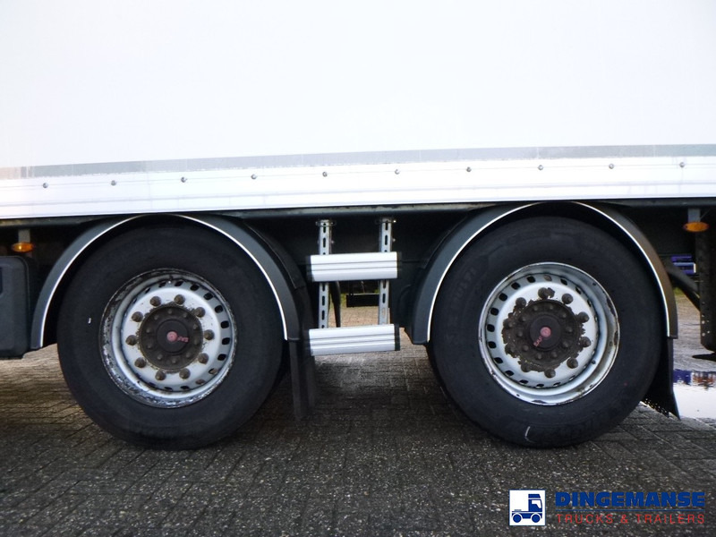 MAN TGX 26.440 6X2 high volume + Fruehauf closed box trailer - Truk box: gambar 5 MAN TGX 26.440 6X2 high volume + Fruehauf closed box trailer - Truk box: gambar 5