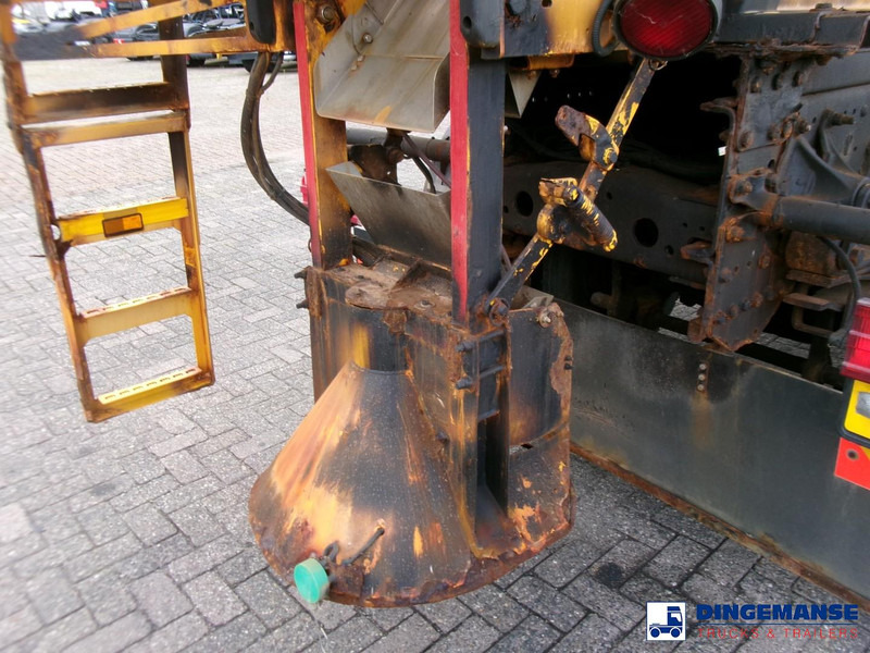 Mercedes-Benz Axor 1824 4x4 RHD salt spreader / gritter - Truk bajak salju: gambar 5 Mercedes-Benz Axor 1824 4x4 RHD salt spreader / gritter - Truk bajak salju: gambar 5