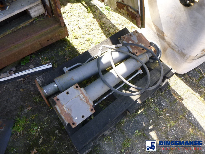 Onbekend 2 Support legs for loading crane - Silinder hidrolik: gambar 1 Onbekend 2 Support legs for loading crane - Silinder hidrolik: gambar 1