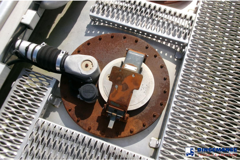 Truk tangki Renault Premium 270 4x2 fuel tank 13.7 m3 / 4 comp: gambar 20 Truk tangki Renault Premium 270 4x2 fuel tank 13.7 m3 / 4 comp: gambar 20