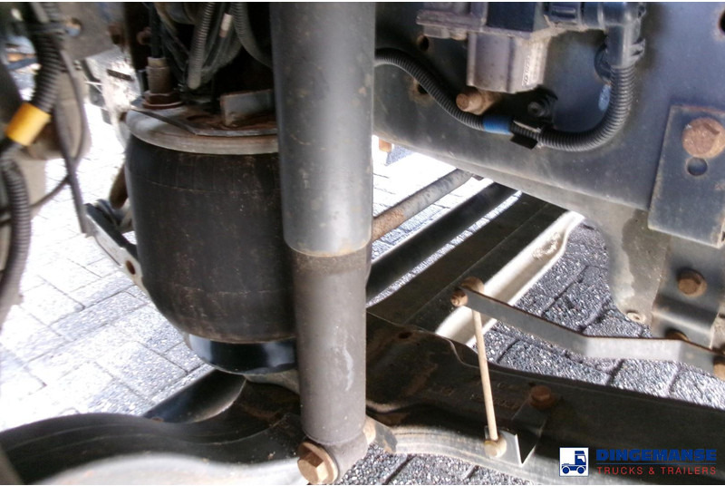 Truk tangki Renault Premium 270 4x2 fuel tank 13.7 m3 / 4 comp: gambar 6 Truk tangki Renault Premium 270 4x2 fuel tank 13.7 m3 / 4 comp: gambar 6