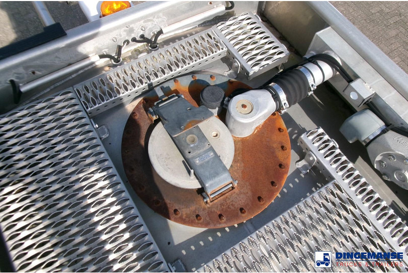 Truk tangki Renault Premium 270 4x2 fuel tank 13.7 m3 / 4 comp: gambar 16 Truk tangki Renault Premium 270 4x2 fuel tank 13.7 m3 / 4 comp: gambar 16