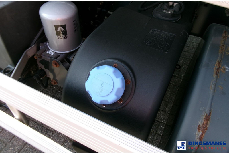 Truk tangki Renault Premium 270 4x2 fuel tank 13.7 m3 / 4 comp: gambar 8 Truk tangki Renault Premium 270 4x2 fuel tank 13.7 m3 / 4 comp: gambar 8