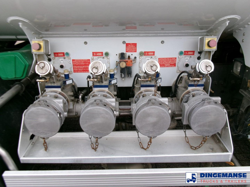 Renault Premium 270 4x2 fuel tank 13.8 m3 / 4 comp - Truk tangki: gambar 5 Renault Premium 270 4x2 fuel tank 13.8 m3 / 4 comp - Truk tangki: gambar 5