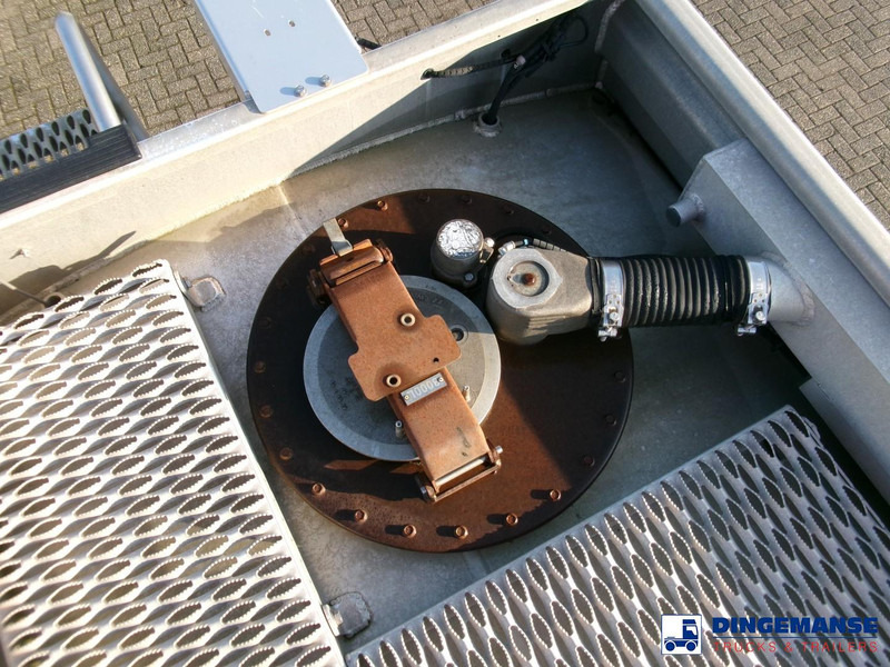 Leasing Renault Premium 300 6x2 fuel tank 19 m3 / 5 comp / ADR 31/08/24 Renault Premium 300 6x2 fuel tank 19 m3 / 5 comp / ADR 31/08/24: gambar 18 Leasing Renault Premium 300 6x2 fuel tank 19 m3 / 5 comp / ADR 31/08/24 Renault Premium 300 6x2 fuel tank 19 m3 / 5 comp / ADR 31/08/24: gambar 18