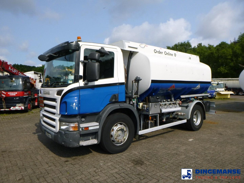 Scania P 230 DB 4x2 RHD fuel tank 12.4 m3 / 4 comp - Truk tangki: gambar 1 Scania P 230 DB 4x2 RHD fuel tank 12.4 m3 / 4 comp - Truk tangki: gambar 1