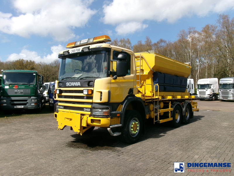 Scania P114-340 CB 6X6 RHD gritter / snow plough - Truk bajak salju: gambar 1 Scania P114-340 CB 6X6 RHD gritter / snow plough - Truk bajak salju: gambar 1