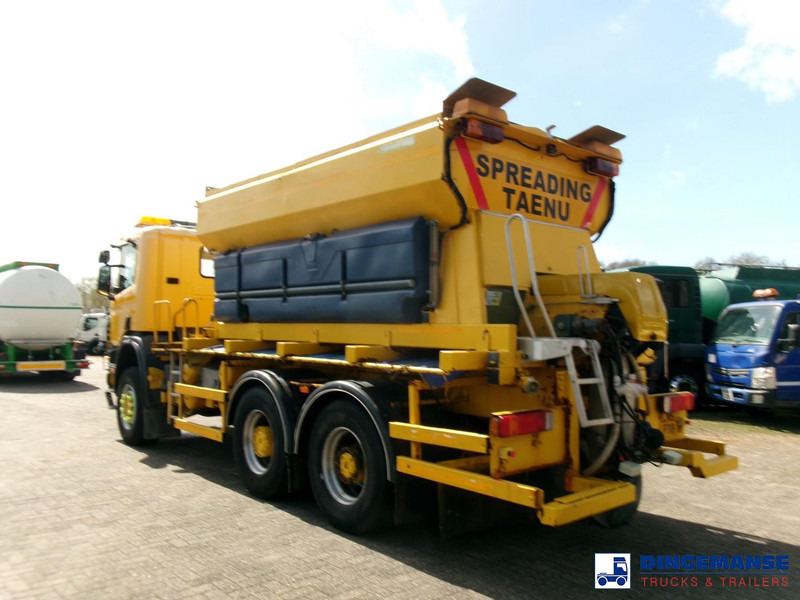 Scania P114-340 CB 6X6 RHD gritter / snow plough - Truk bajak salju: gambar 4 Scania P114-340 CB 6X6 RHD gritter / snow plough - Truk bajak salju: gambar 4