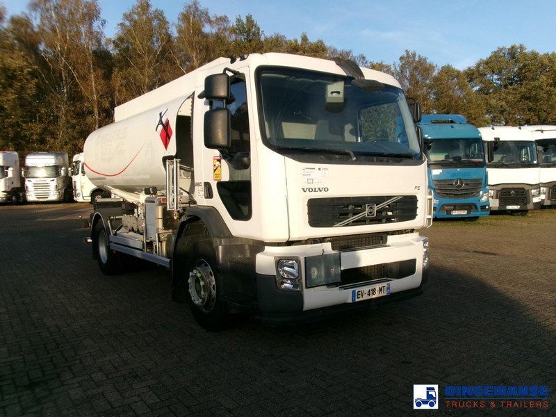 Volvo FE 280 4x2 fuel tank 13.3 m3 / 4 comp - Truk tangki: gambar 2 Volvo FE 280 4x2 fuel tank 13.3 m3 / 4 comp - Truk tangki: gambar 2