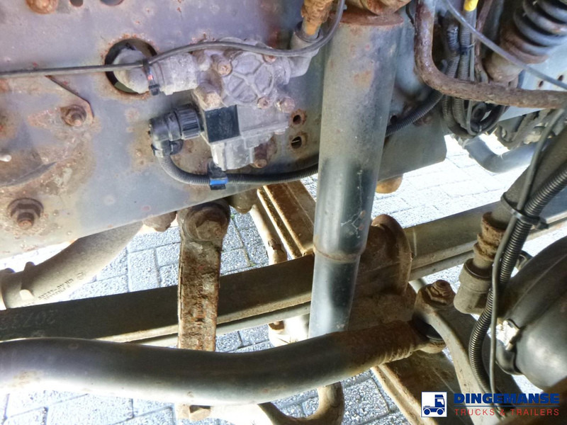 Volvo FE 300 6X4 Whale vacuum tank 10.2 m3 - Truk vakum: gambar 5 Volvo FE 300 6X4 Whale vacuum tank 10.2 m3 - Truk vakum: gambar 5