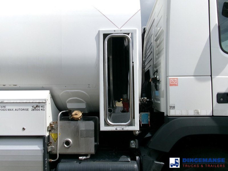 Volvo FM 380 6X2 fuel tank 20.6 m3 / 4 comp - Truk tangki: gambar 5 Volvo FM 380 6X2 fuel tank 20.6 m3 / 4 comp - Truk tangki: gambar 5