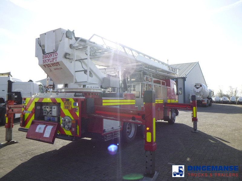 Volvo FM12 6x4 RHD Bronto Skylift F32HDT Angloco fire truck - Truk pemadam kebakaran: gambar 4 Volvo FM12 6x4 RHD Bronto Skylift F32HDT Angloco fire truck - Truk pemadam kebakaran: gambar 4