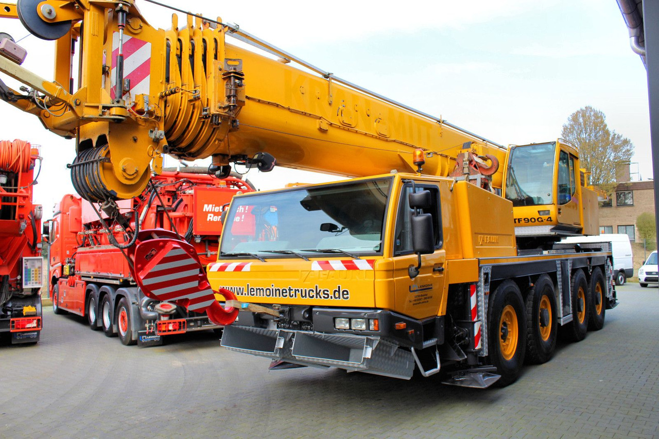 Faun Tadano FAUN ATF 90 G-4 8x6 Autokran + 20 tonnen - Truk derek: gambar 4 Faun Tadano FAUN ATF 90 G-4 8x6 Autokran + 20 tonnen - Truk derek: gambar 4
