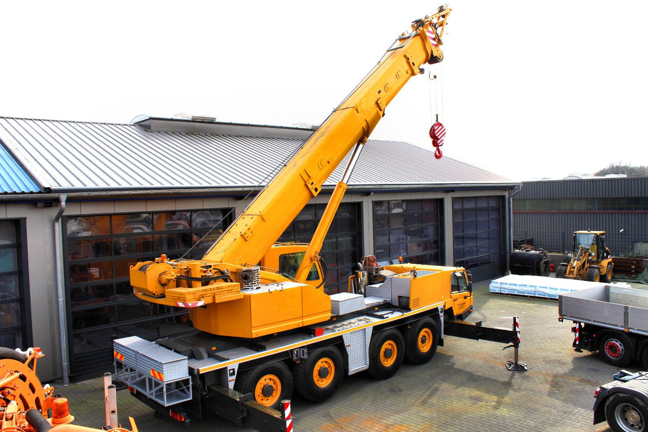 Faun Tadano FAUN ATF 90 G-4 8x6 Autokran + 20 tonnen - Truk derek: gambar 2 Faun Tadano FAUN ATF 90 G-4 8x6 Autokran + 20 tonnen - Truk derek: gambar 2