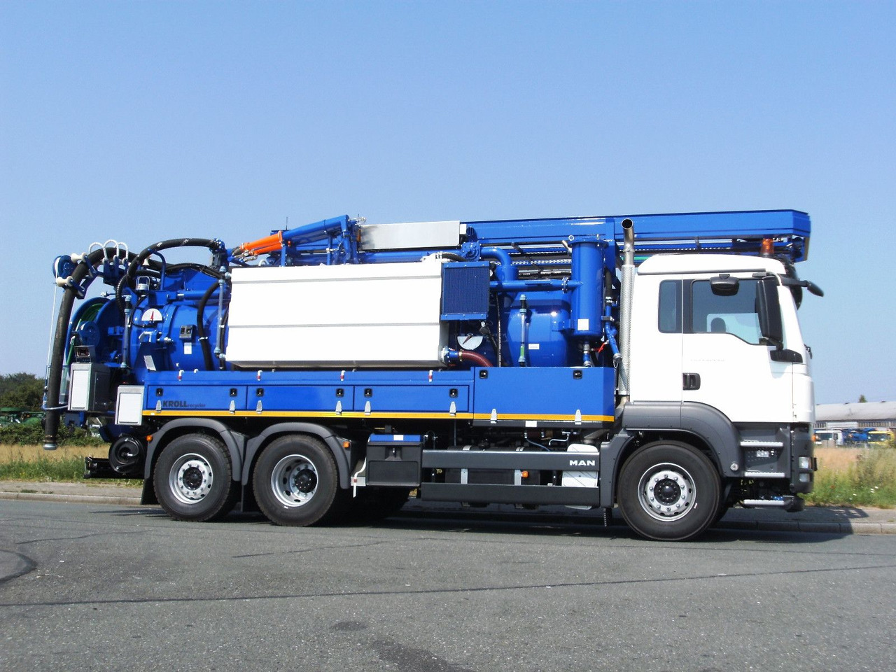 MAN TGS 28.440 6x2 Kroll 14,5m³ W-Rückgewinner KOMBI - Truk vakum: gambar 1 MAN TGS 28.440 6x2 Kroll 14,5m³ W-Rückgewinner KOMBI - Truk vakum: gambar 1