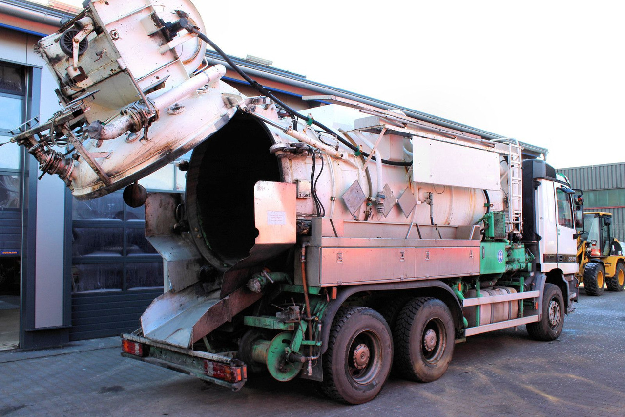 Mercedes-Benz Actros 3335 6x4 Kroll 13m³ HD-Kombi ADR/GGVS V2A - Truk vakum: gambar 3 Mercedes-Benz Actros 3335 6x4 Kroll 13m³ HD-Kombi ADR/GGVS V2A - Truk vakum: gambar 3