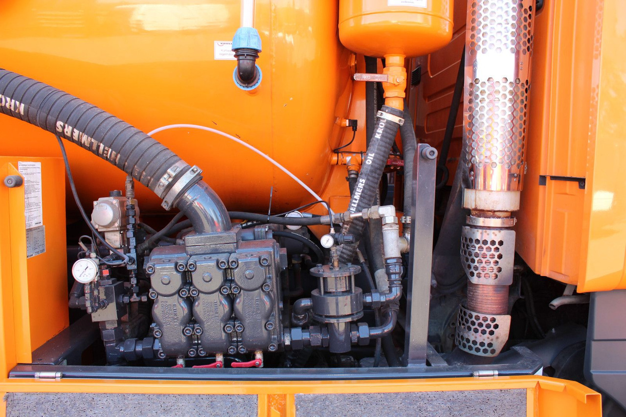Truk vakum Scania R450 8x4 Kroll 19m³ Wasserrückgewinner Kombi-HD: gambar 10