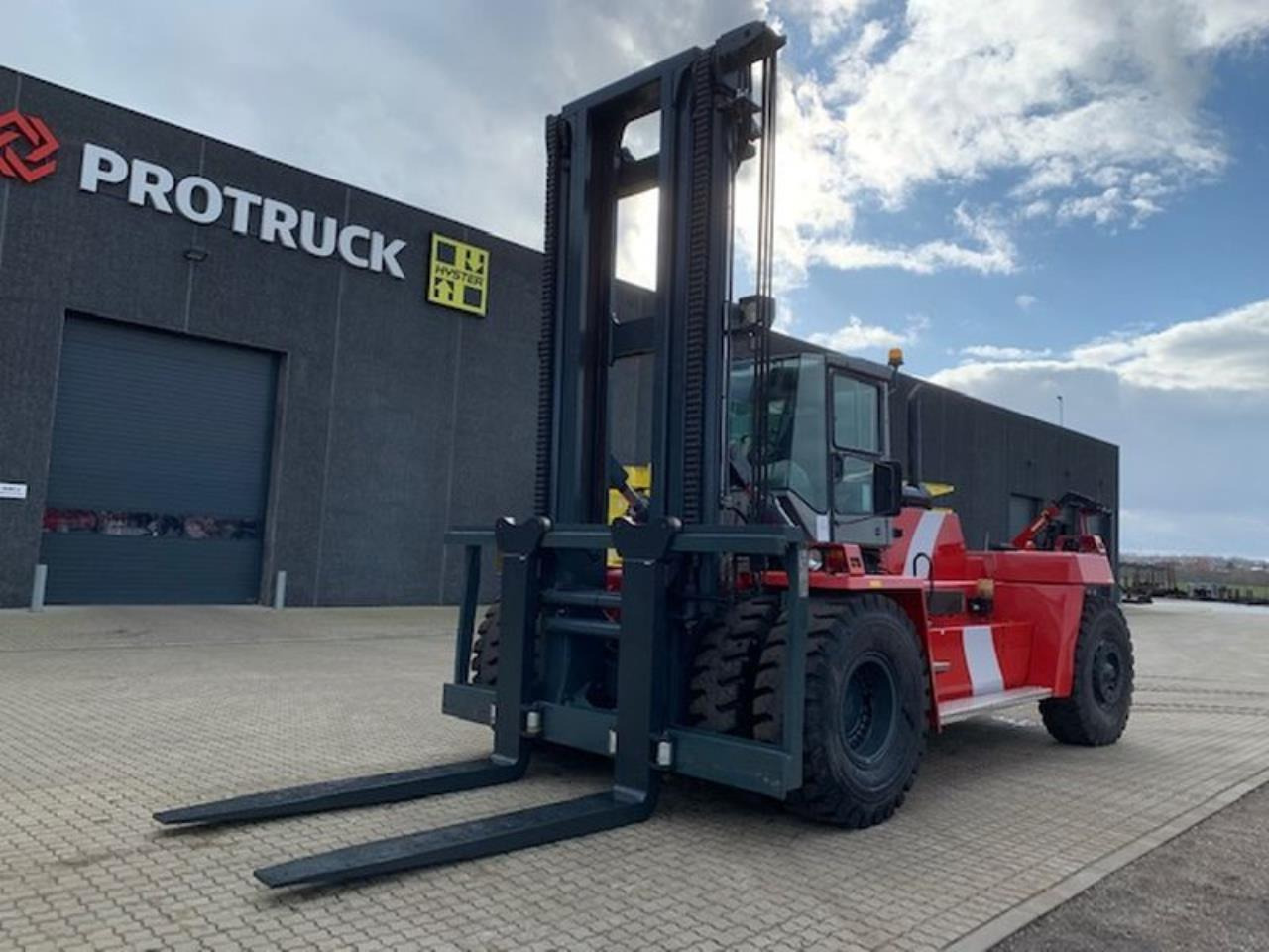 Kalmar DCD320-12LB - Forklift diesel: gambar 2 Kalmar DCD320-12LB - Forklift diesel: gambar 2