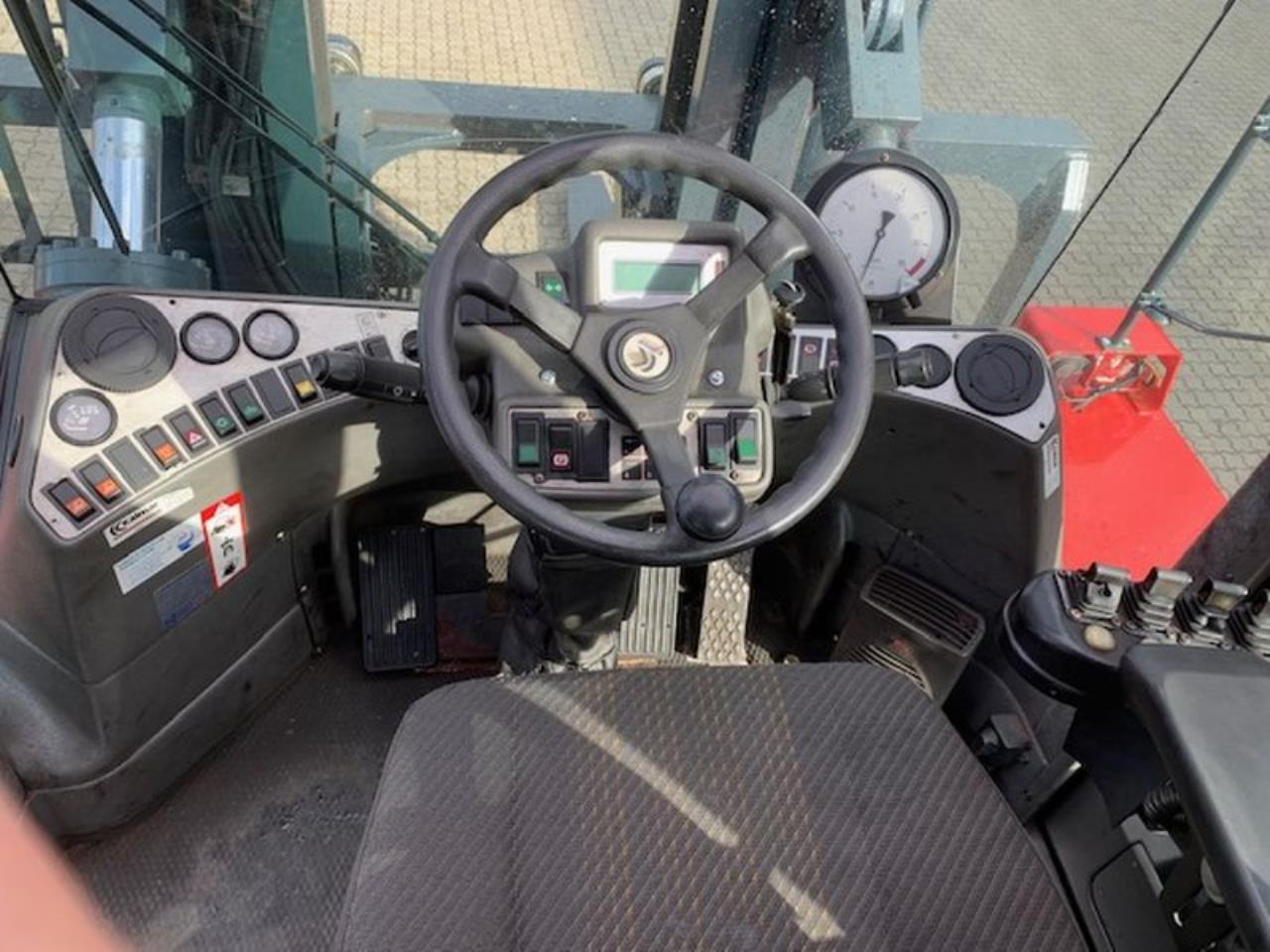Kalmar DCD320-12LB - Forklift diesel: gambar 4 Kalmar DCD320-12LB - Forklift diesel: gambar 4