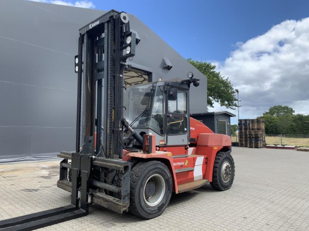 Kalmar DCE100-6 - Forklift diesel: gambar 2 Kalmar DCE100-6 - Forklift diesel: gambar 2