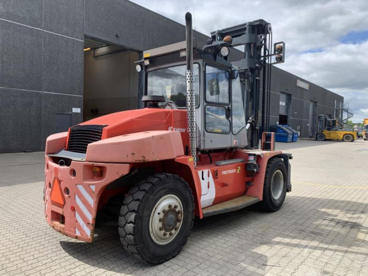 Kalmar DCE100-6 - Forklift diesel: gambar 3 Kalmar DCE100-6 - Forklift diesel: gambar 3