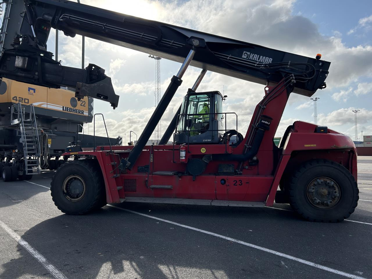 Kalmar DRG450-65S5 - Penumpuk jangkauan: gambar 1 Kalmar DRG450-65S5 - Penumpuk jangkauan: gambar 1