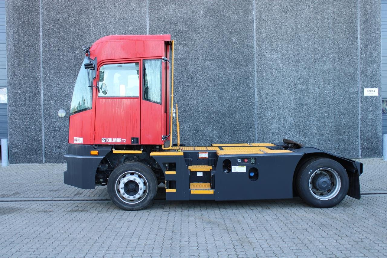 Kalmar T2I 4X2 - Traktor terminal: gambar 1 Kalmar T2I 4X2 - Traktor terminal: gambar 1