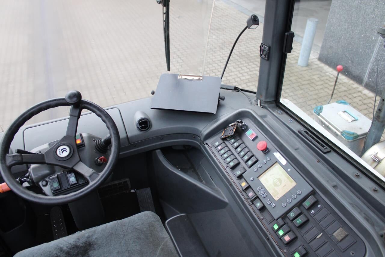 Kalmar TR618I - Traktor terminal: gambar 4 Kalmar TR618I - Traktor terminal: gambar 4