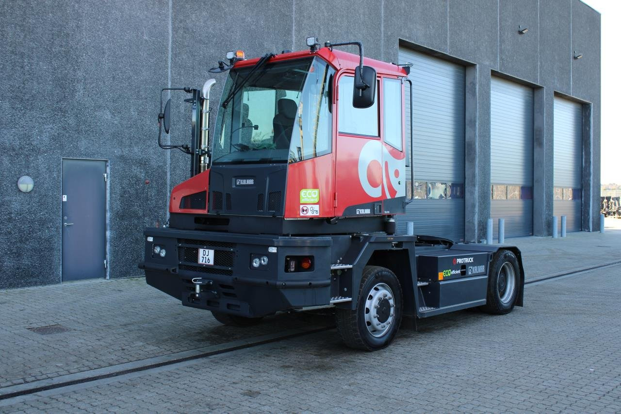 Kalmar TRL618I 4X4 - Traktor terminal: gambar 2 Kalmar TRL618I 4X4 - Traktor terminal: gambar 2