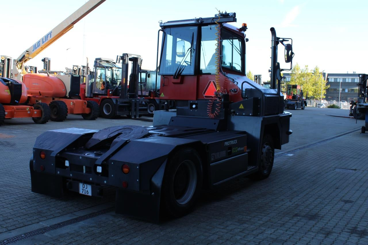 Kalmar TRL618I 4X4 - Traktor terminal: gambar 3 Kalmar TRL618I 4X4 - Traktor terminal: gambar 3