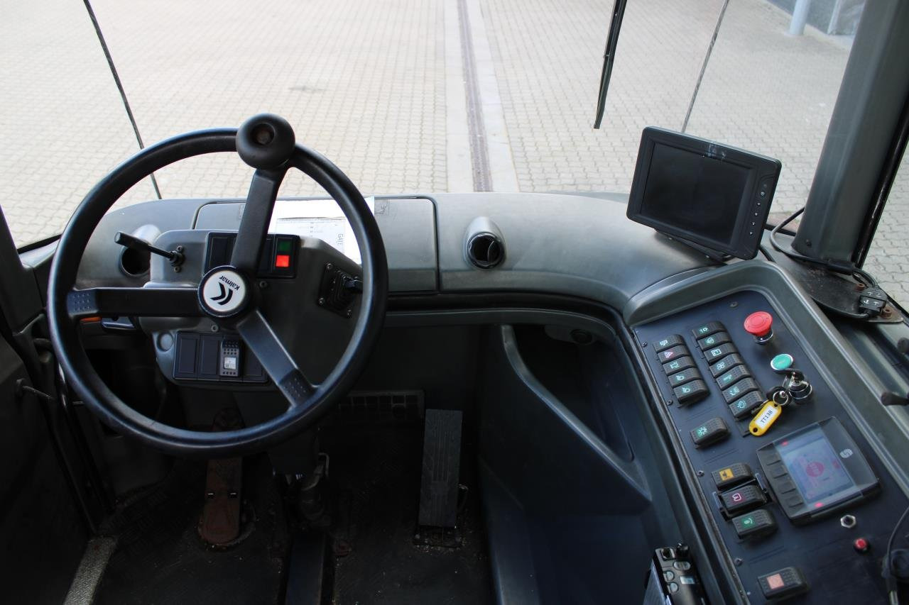 Kalmar TT618I - Traktor terminal: gambar 4 Kalmar TT618I - Traktor terminal: gambar 4