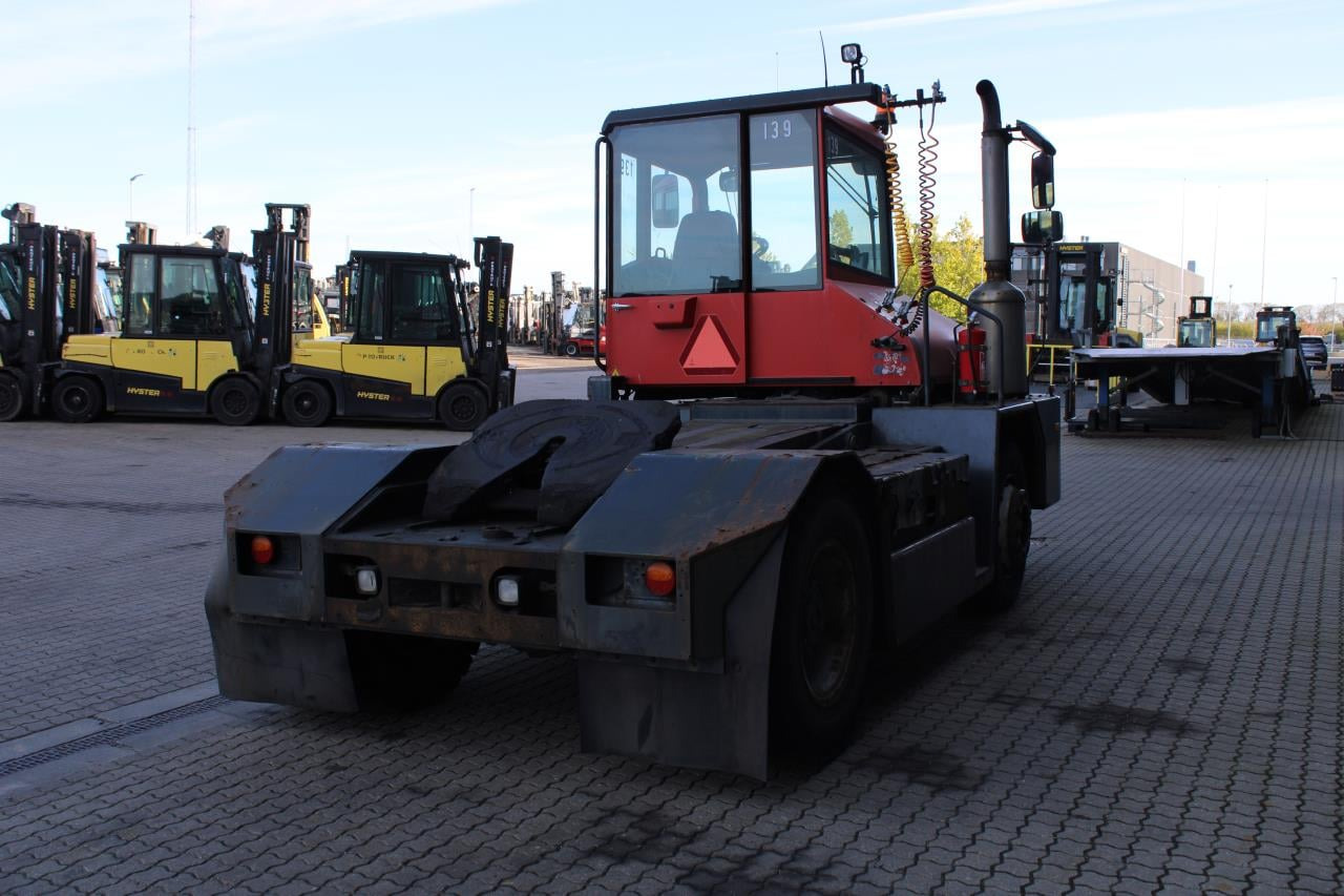 Kalmar TT618I - Traktor terminal: gambar 3 Kalmar TT618I - Traktor terminal: gambar 3