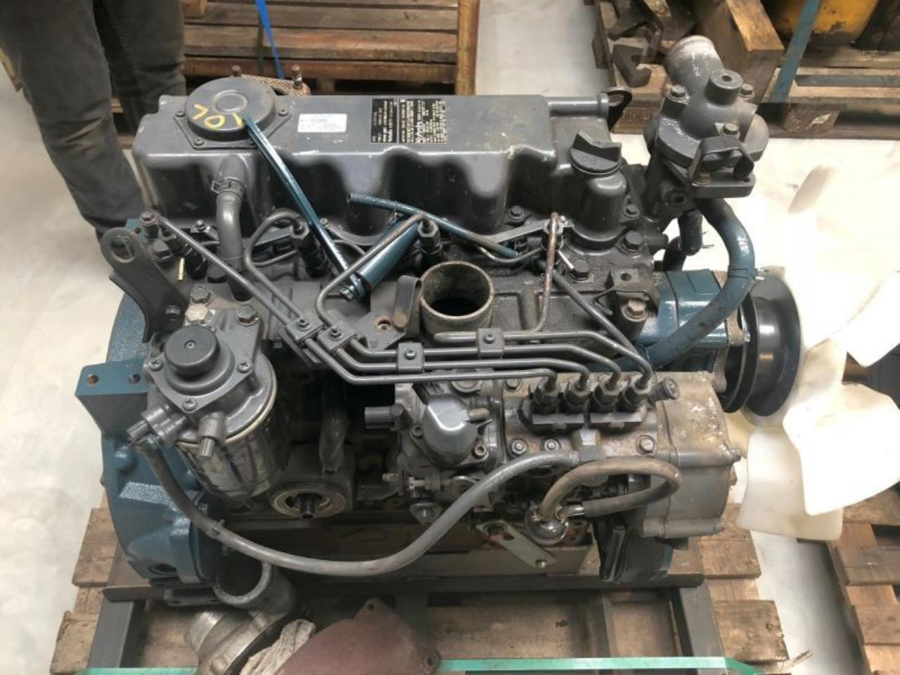 Kubota V3300-EU3 - Mesin: gambar 1 Kubota V3300-EU3 - Mesin: gambar 1
