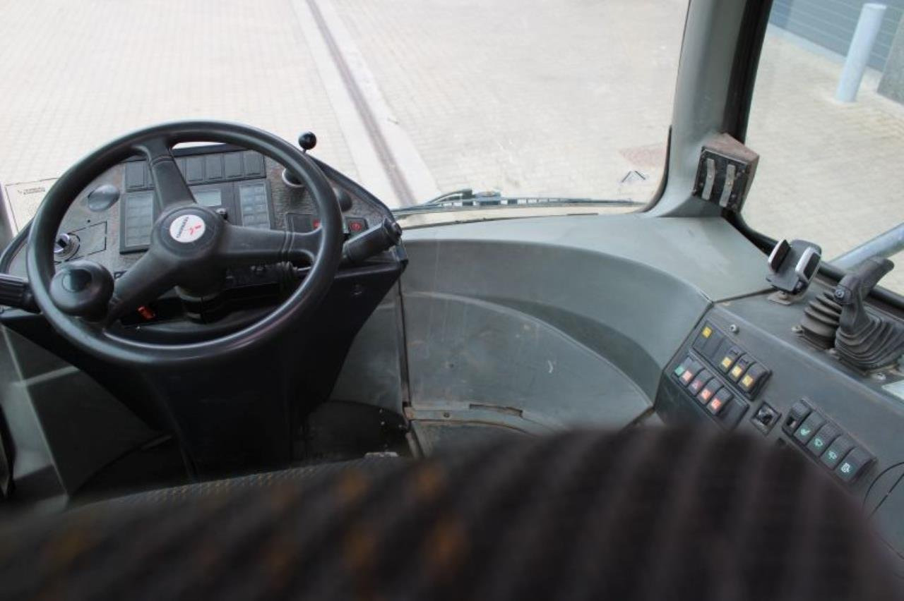 Terberg RT222 - Traktor terminal: gambar 4 Terberg RT222 - Traktor terminal: gambar 4