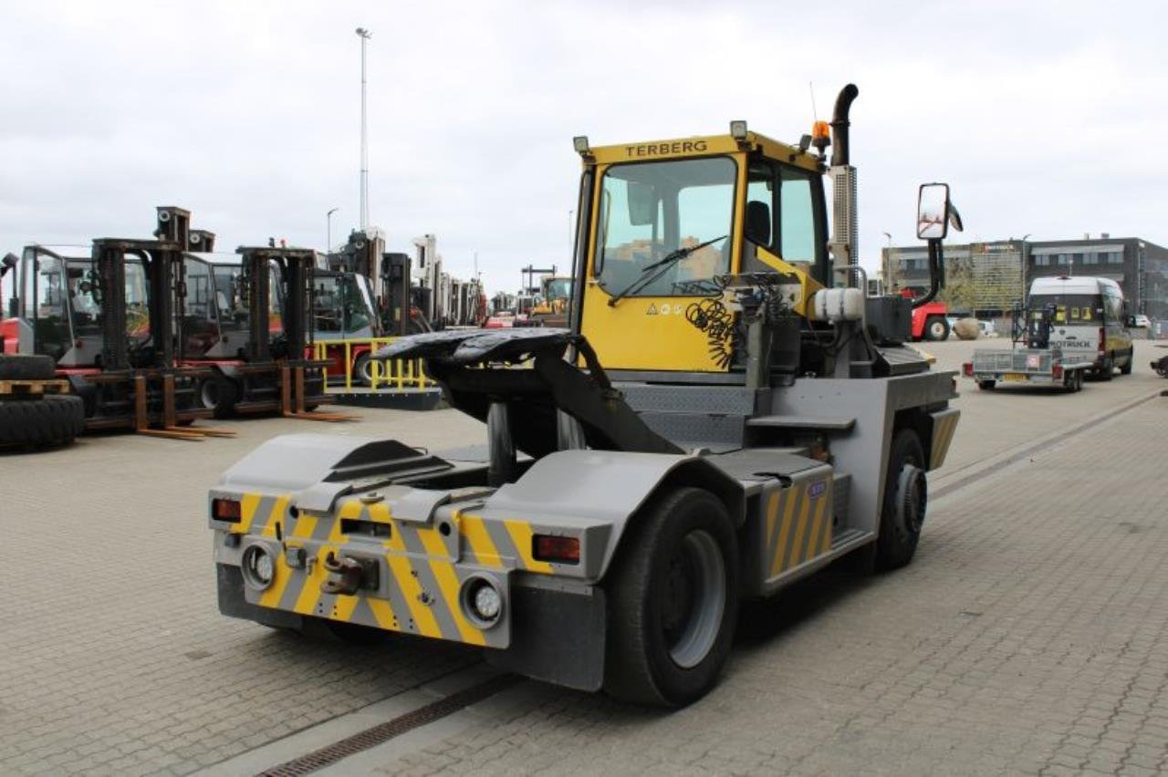 Terberg RT222 - Traktor terminal: gambar 3 Terberg RT222 - Traktor terminal: gambar 3