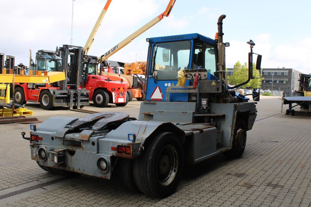 Terberg RT222 - Traktor terminal: gambar 3 Terberg RT222 - Traktor terminal: gambar 3