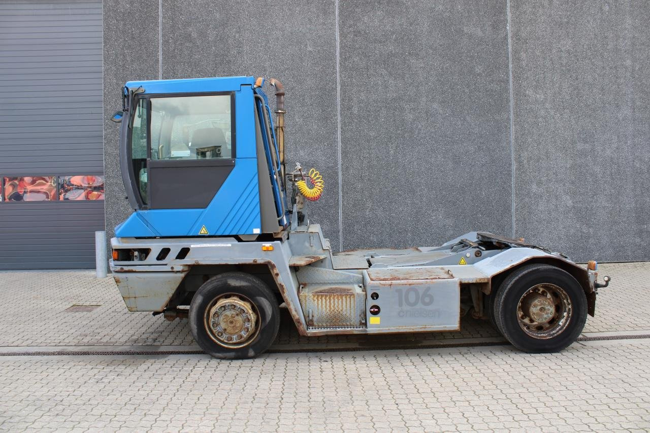 Terberg RT222 - Traktor terminal: gambar 1 Terberg RT222 - Traktor terminal: gambar 1