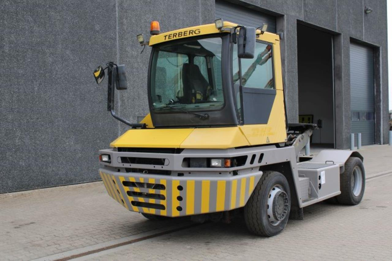 Terberg RT222 - Traktor terminal: gambar 2 Terberg RT222 - Traktor terminal: gambar 2